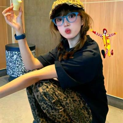 火车上的女孩2021