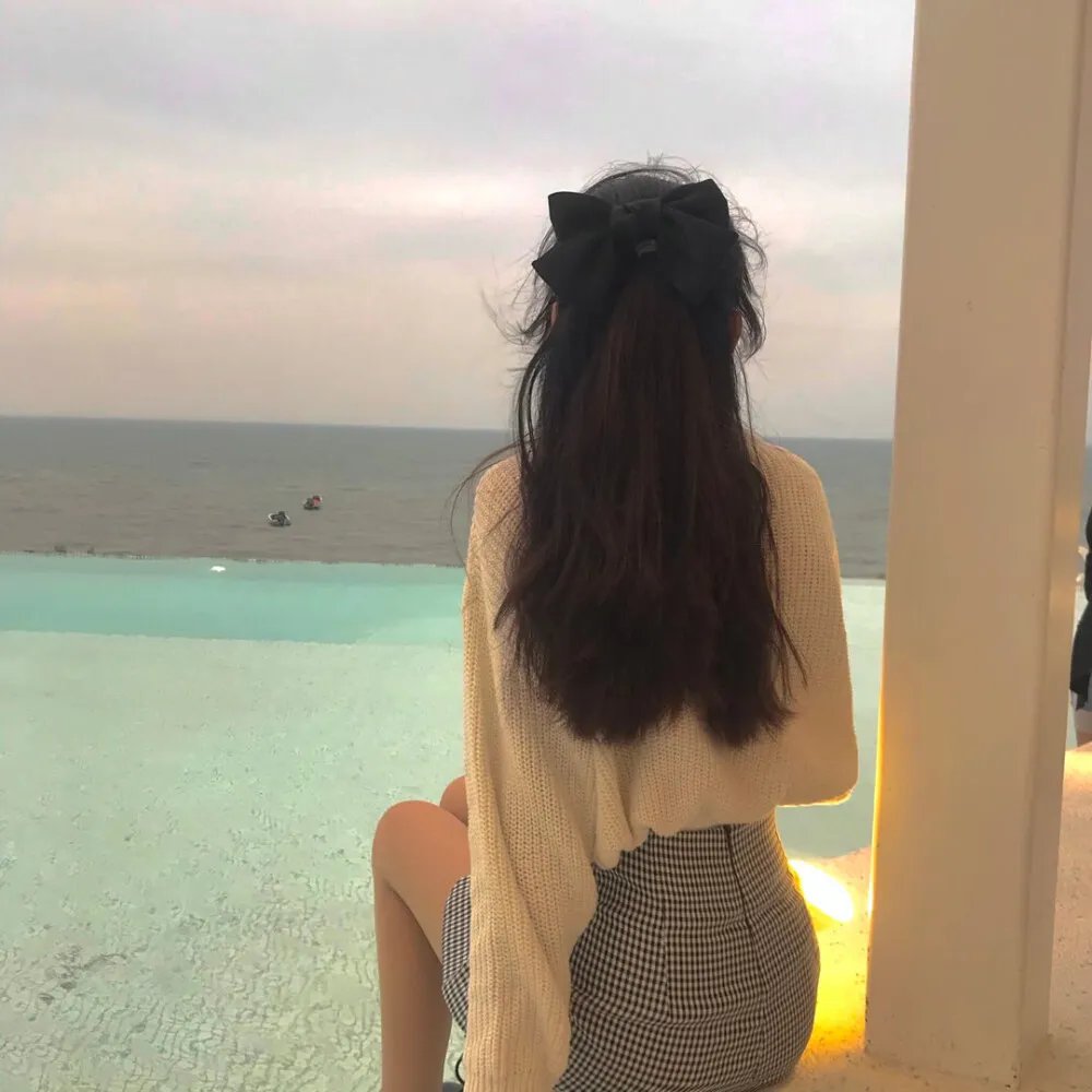战火下的小花
